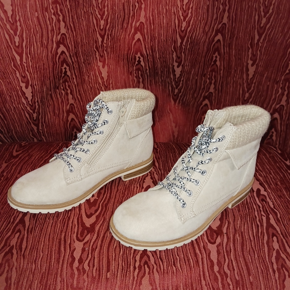 CROWN VINTAGE Cream Lace Up Ankle Boots Girls Size 4 - Picture 2 of 8